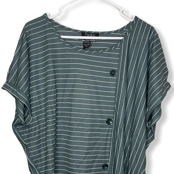 NWT Papillon striped dolman sleeve button top - Picture 2 of 8